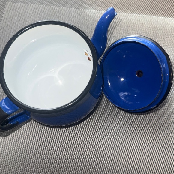 Vintage Enamelware Small Teapot/Creamer Royal Blue Enamel with Black Trim - Picture 2 of 8